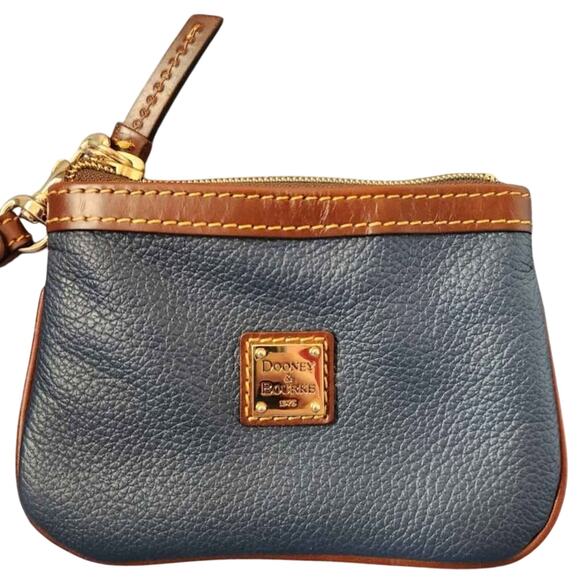 New Dooney and Bourke Navy Wristlet - Picture 2 of 11
